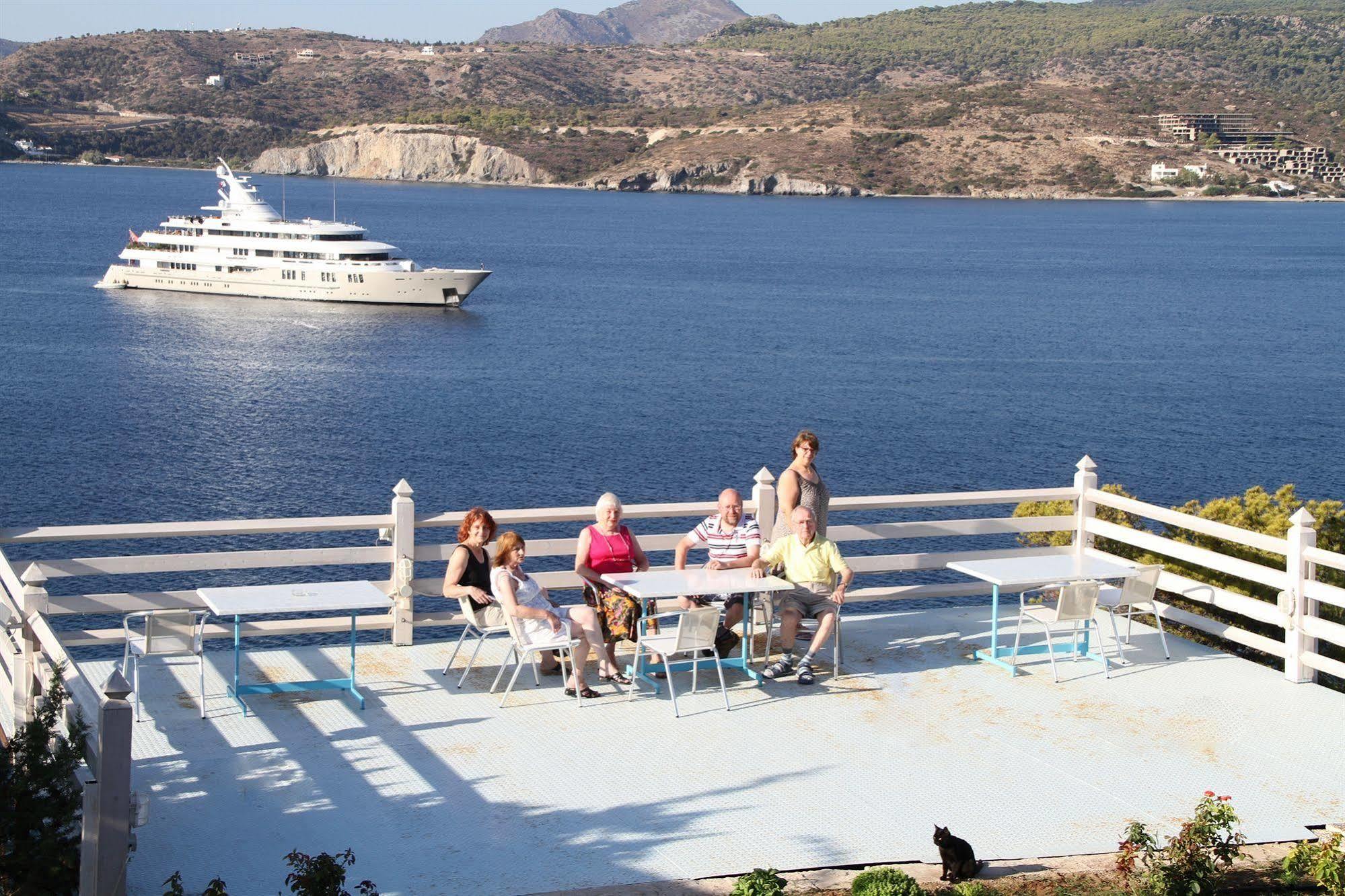 Kavos Bay Seafront Hotel Agia Marina  Exterior foto